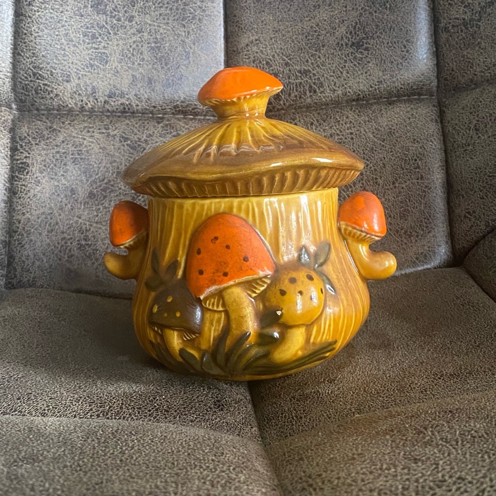 Arnel's mid century modern mushroom trinket jar
